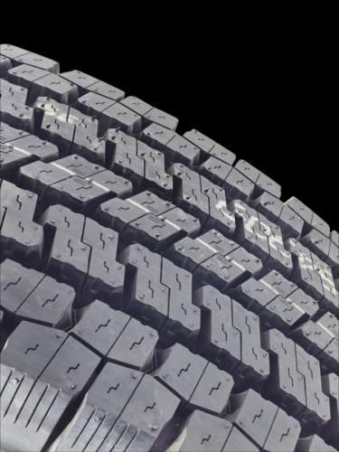 Грузовая шина Yokohama 902W 315/80 R22.5 154/150M, ведущая ось