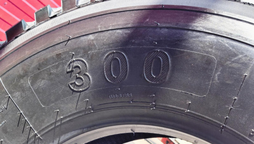 Грузовая шина Annaite 300 315/80 R22.5 157/154M, универсальная ось